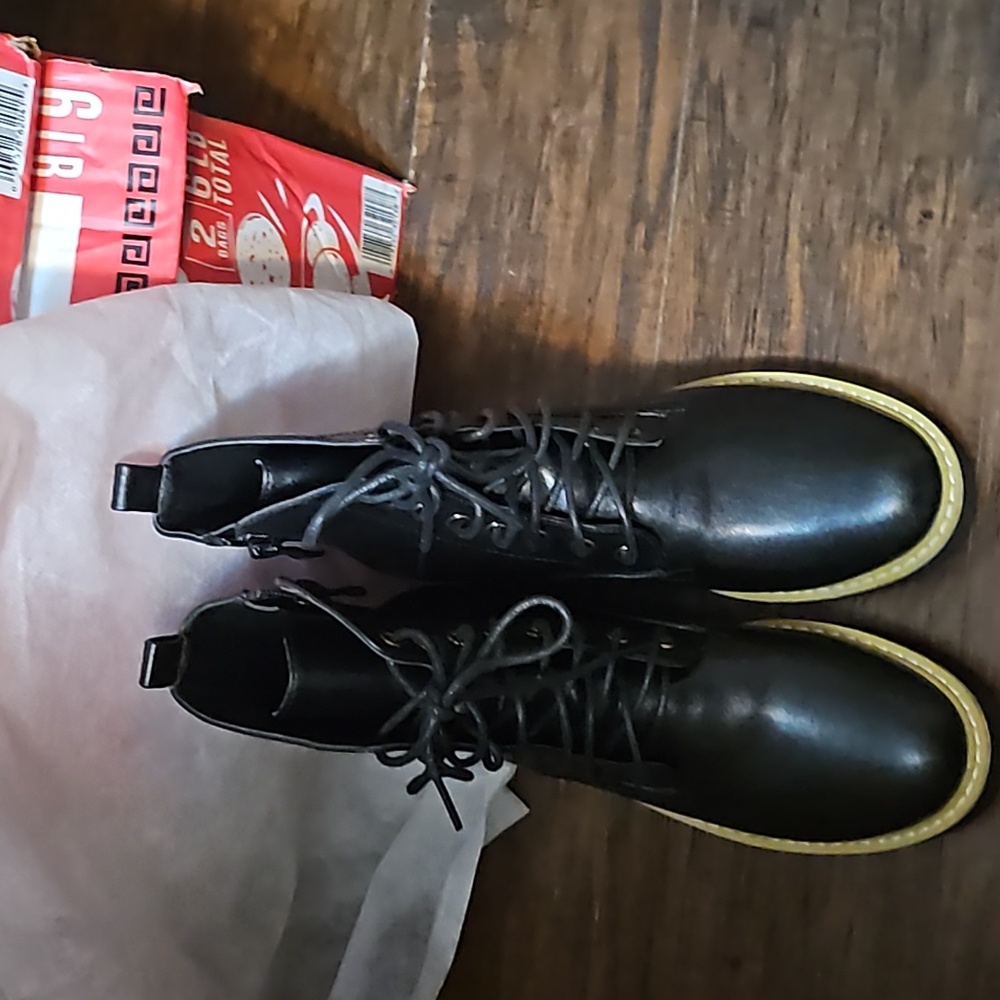 New Olivia Miller boots size 6.5